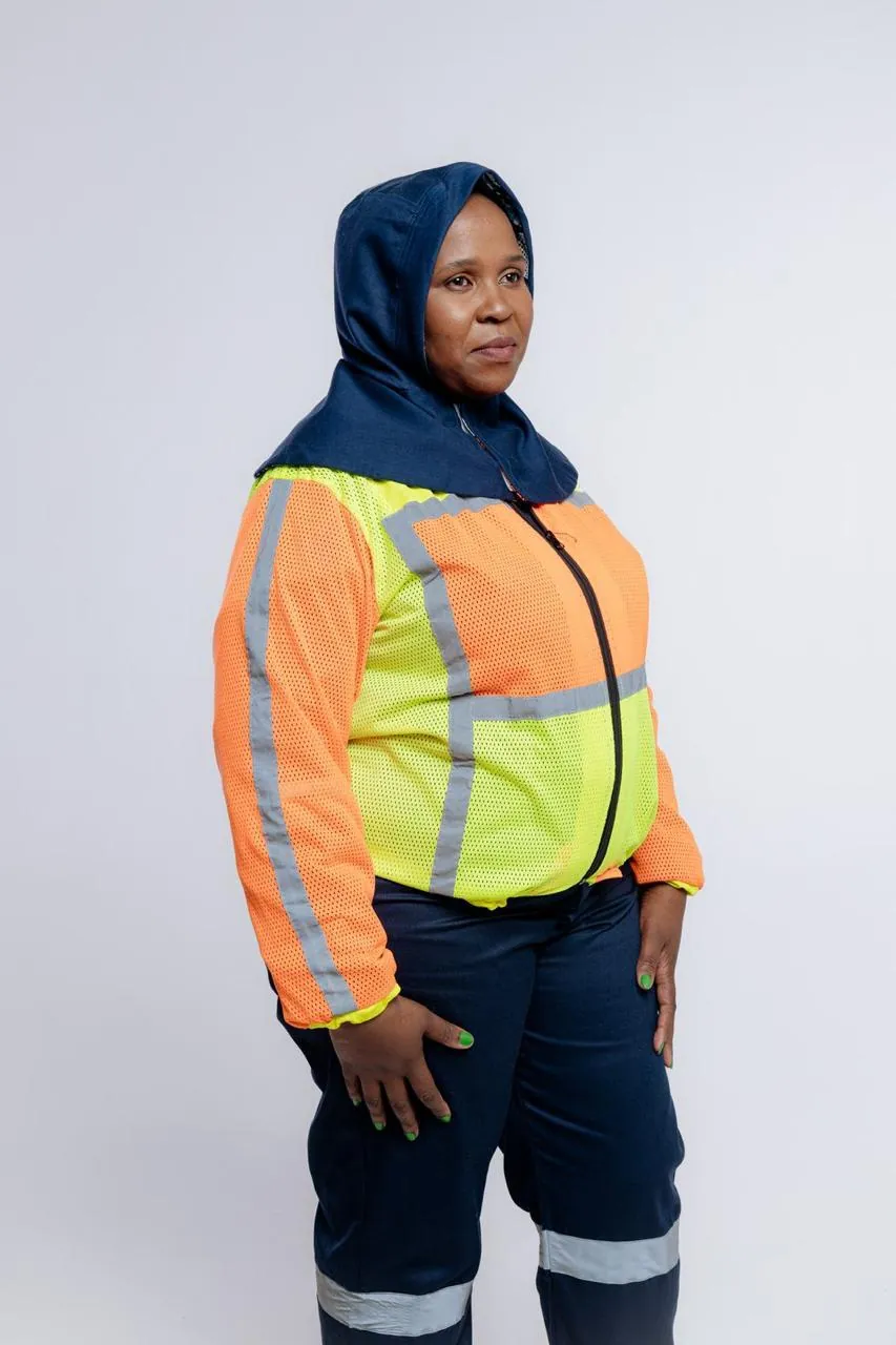 Hooded hi-vis jacket in orange and yellow